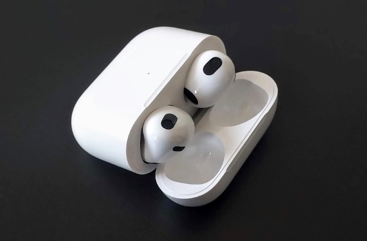 AirPods 4 vs Bose QuietComfort confronto