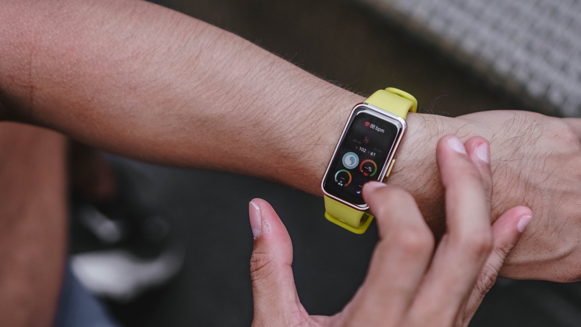 Huawei Band 10 vs Xiaomi Smart Band 9 confronto