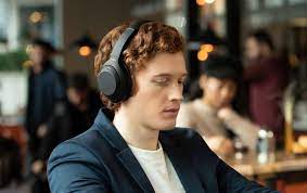 Sony WH-1000XM4 vs Sony WH-CH720N differenze